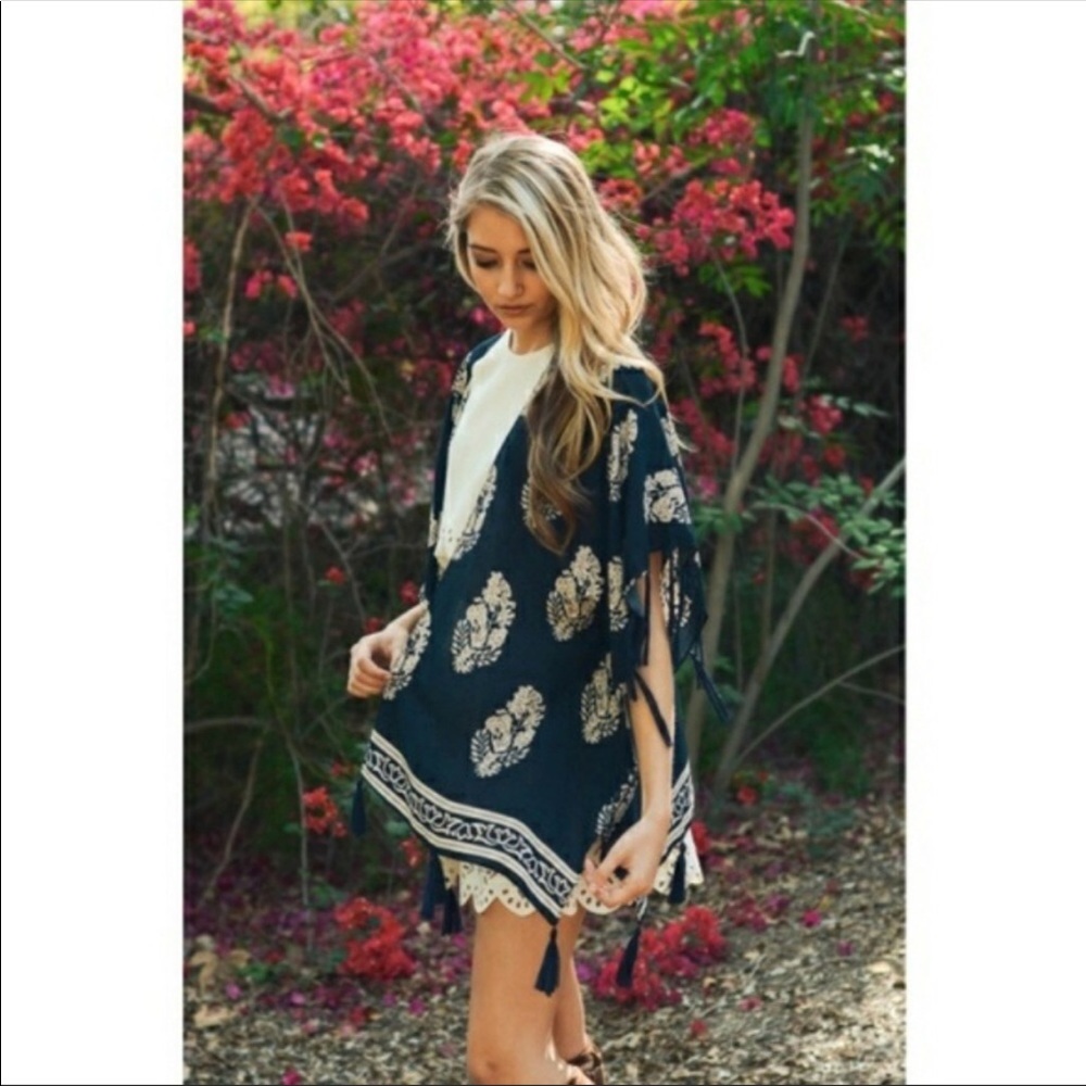 ✨✨Nave Blue Kimono✨✨